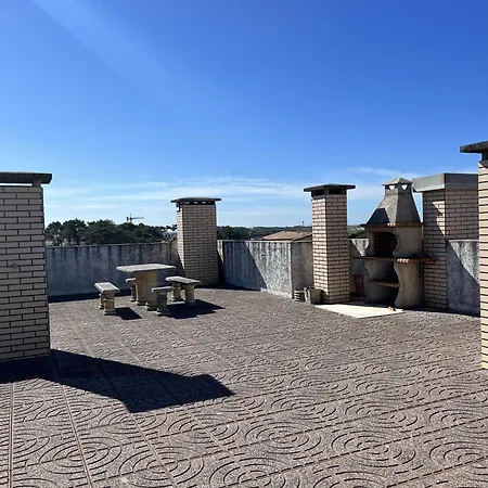 Rooftop Face A La *